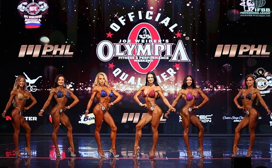 Категория фитнес-бикини на сцене
